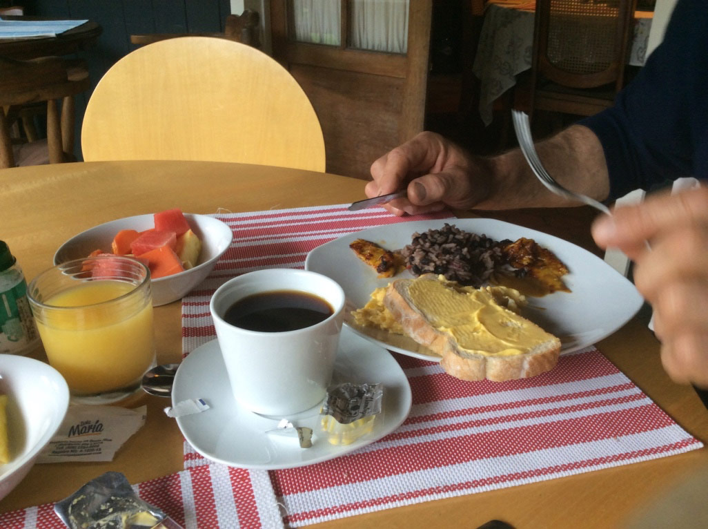 Brokastīs Pinto, kas ir neatņemama Kostarikas ēdienkartes sastāvdaļa